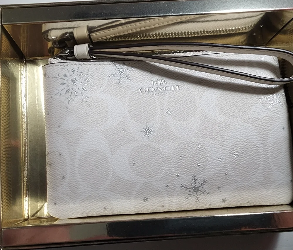 Coach Wristlet - Picture 6 of 7